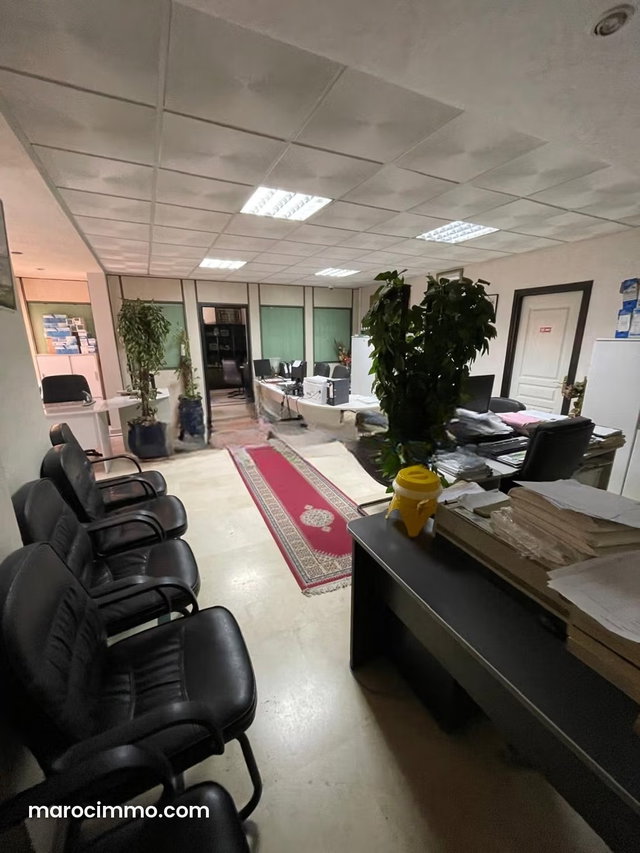 Bureau à vendre Belvédère 172m² — 3
