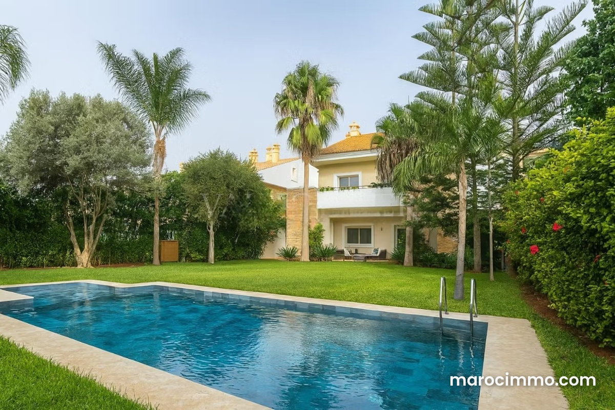 Vente Villa d’exception 4chambres avec piscine 863m2 à Dar Bouazza