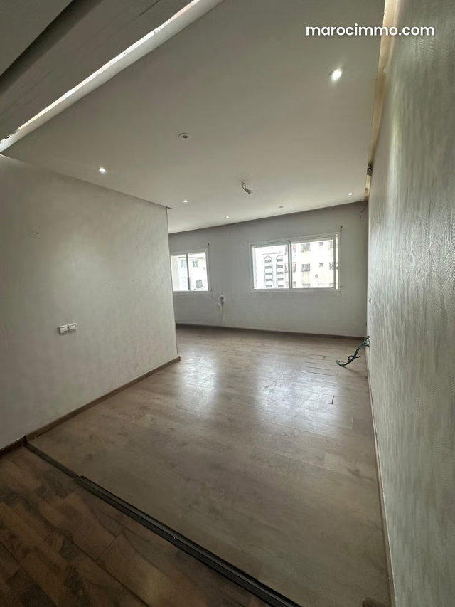 Location de bureaux à Bourgogne Est. Surface de 70 m². Avec ascenseur — 5