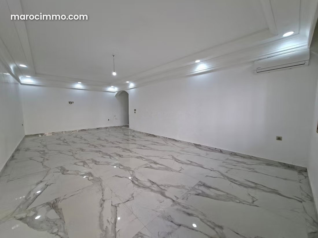 220 sqm Apartment, 3 Bedrooms, Terrace and Views, Maarif, Casablanca — Casablanca