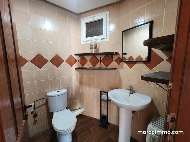 Joli deux chambres à rénover, résidence fermée — 3