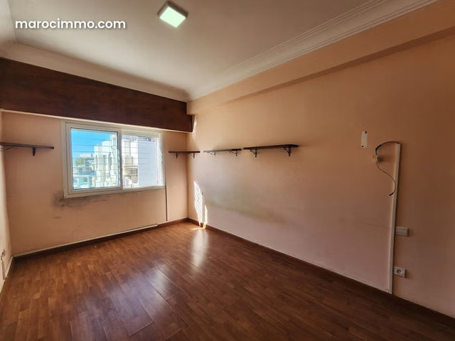 Joli deux chambres à rénover, résidence fermée — 4