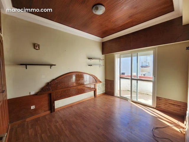 Joli deux chambres à rénover, résidence fermée — 5