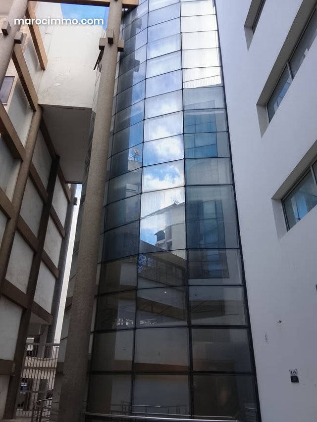 Office Building for Rent, City Center. 3900 M² Surface Area — 2