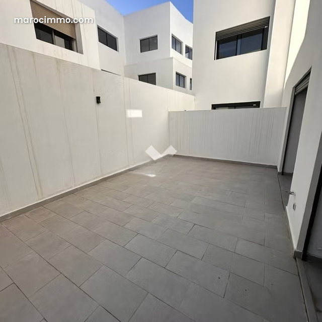 Appartement à Vendre de 75.0 m² à Casablanca, Oasis — 4