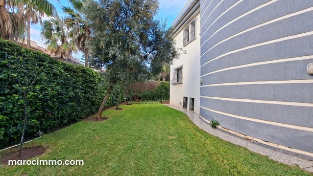 Villa 461 m² vide ou meublée plein sud angle 4 ch — 4