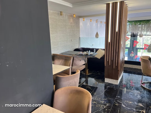 Local commercial en vente à Riyad. Surface de 160 m². Porte blindée, sécurité — 3