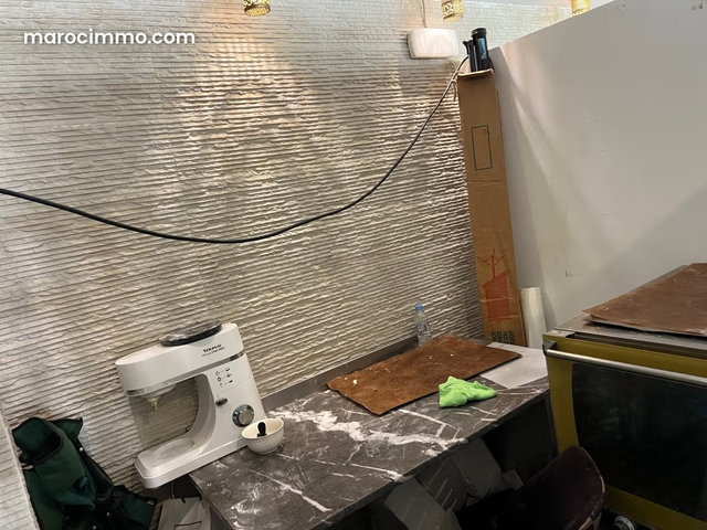 Local commercial en vente à Riyad. Surface de 160 m². Porte blindée, sécurité — 5