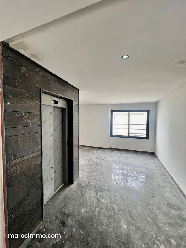 Immeuble De Bureaux Neuf à Louer Oulad Mâta — 3