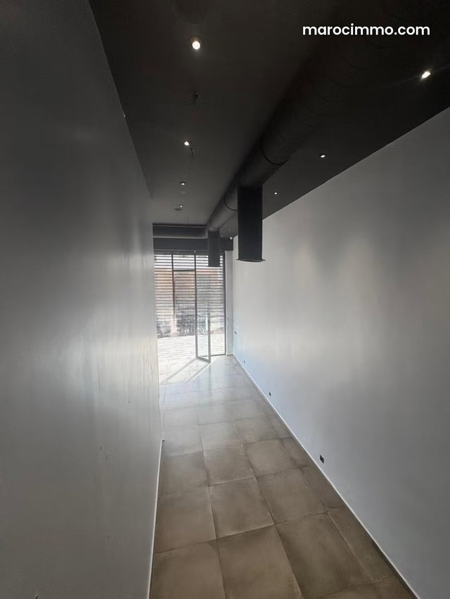 Local commercial Prime 164 M² Aménagé Bourgogne — 4