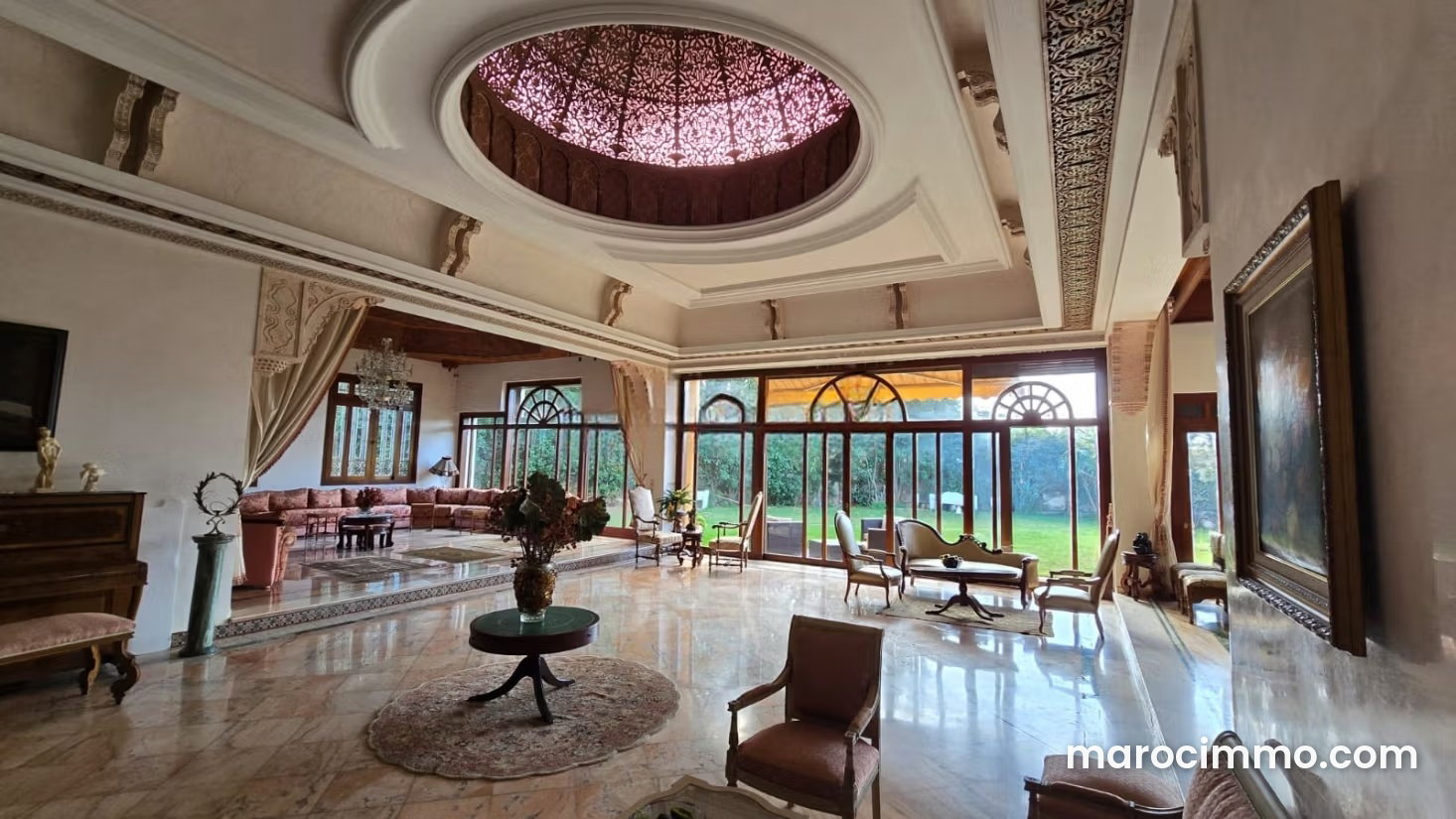 2,000 sqm Manor Villa with Garden and Swimming Pool, Aïn Diab, Casablanca — Casablanca