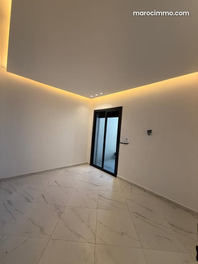 Appartement à vendre – Emplacement idéal — 3