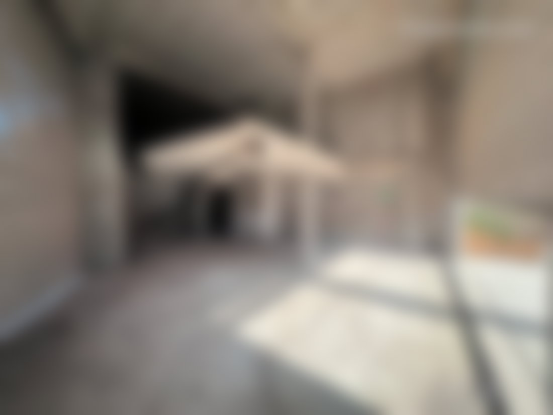 Local commercial 86 m² avec mezzanine à Hay Al Hassani Marrakech