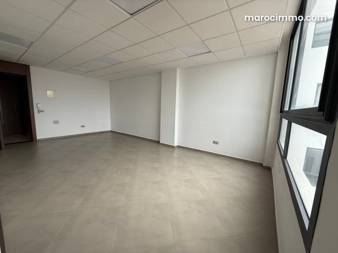 33 m² Office for Sale, Roches Noires, Casablanca — Casablanca