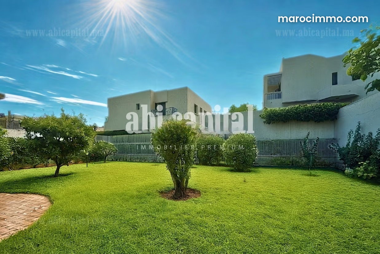 500 m² Villa on a 741 m² Plot to Renovate, Hay Riad, Rabat — Rabat