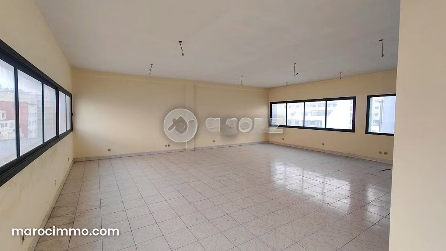 Office to Renovate with Terrace in Belvédère, Casablanca — Casablanca