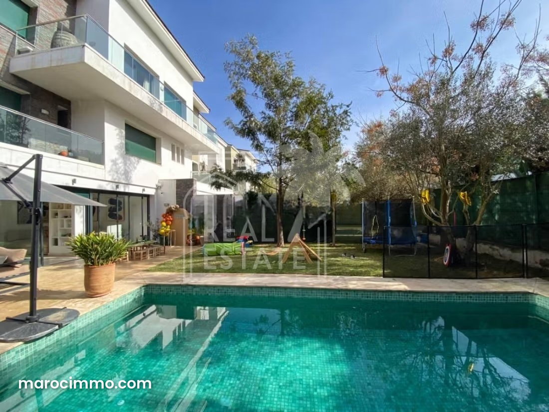 530 sqm Apartment with Private Pool, Casablanca Finance City — Casablanca