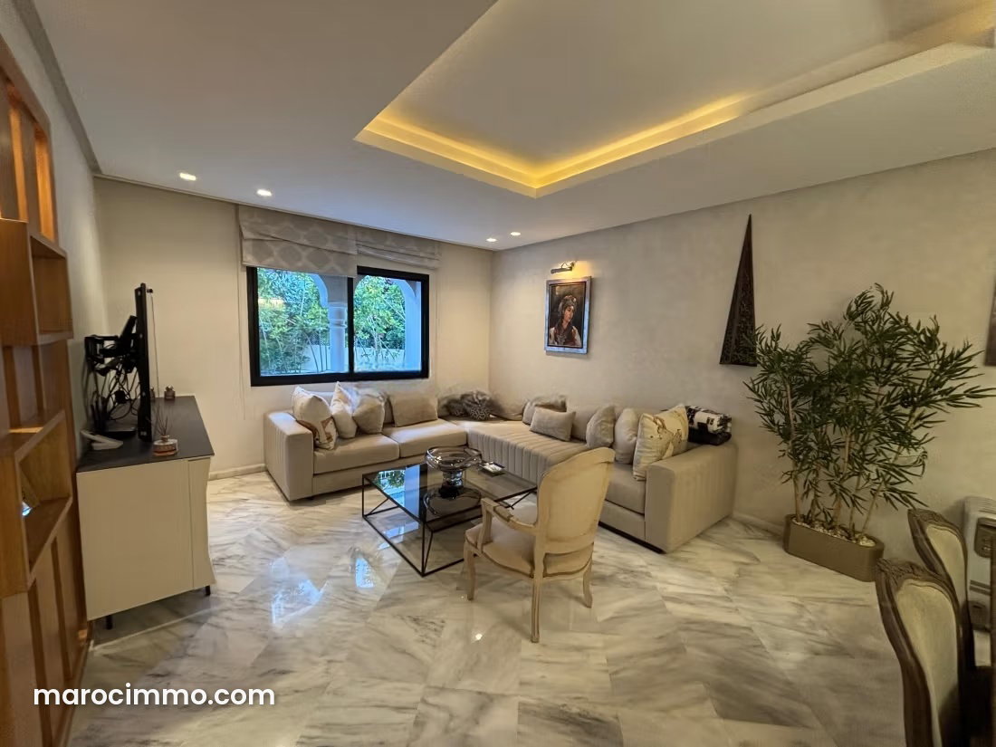 3-Bedroom Apartment with Terrace and Garden, Racine, Casablanca — Casablanca