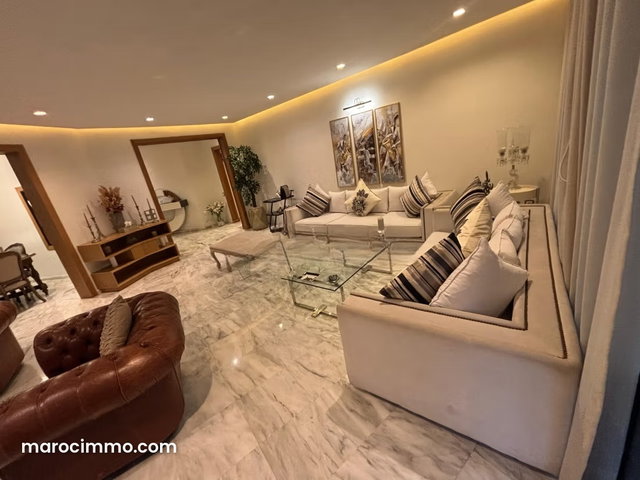 Superbe appartement à louer à Racine. Superficie 260 m². Meublé — 3