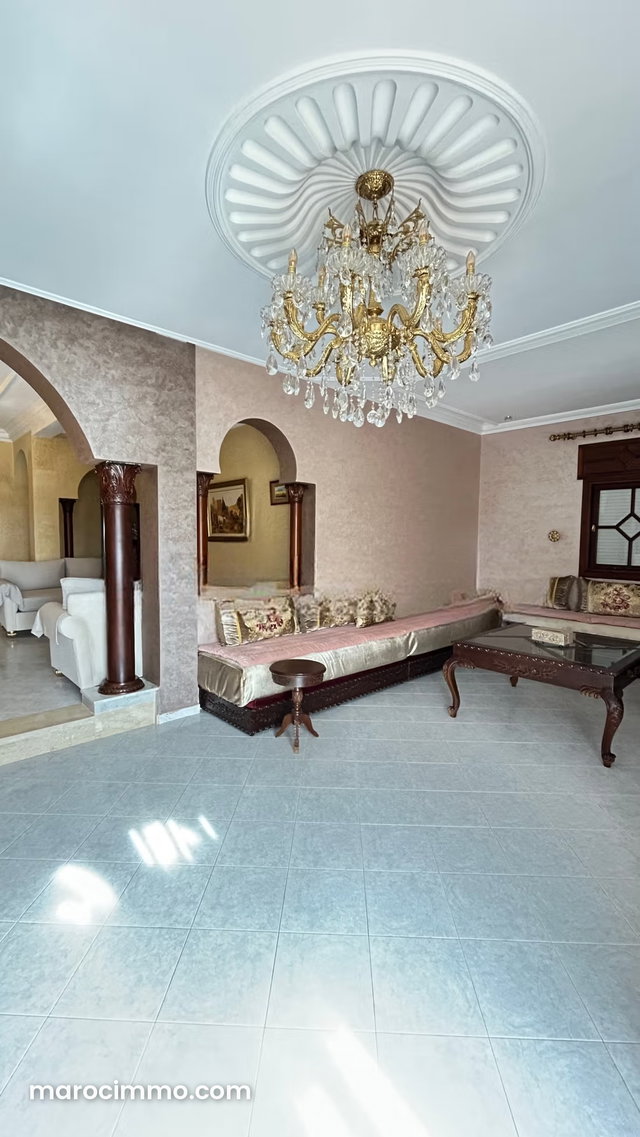 Offices for Rent in Jbel Kbir. Total Area 300 m². Double Glazed Windows and Central Heating — 2