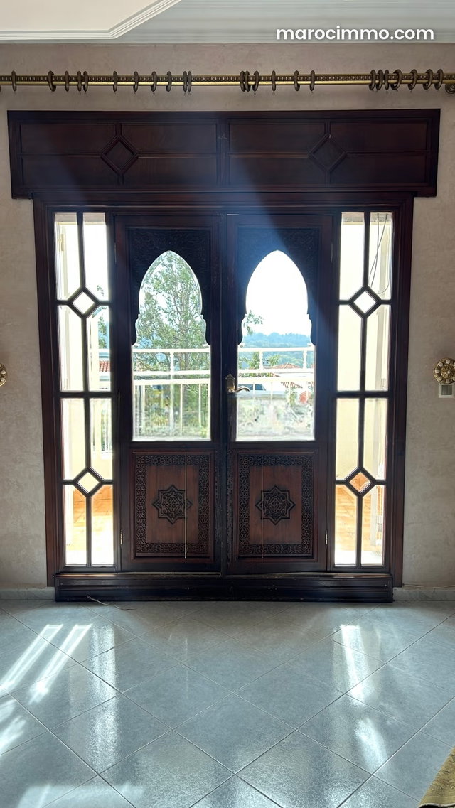 Offices for Rent in Jbel Kbir. Total Area 300 m². Double Glazed Windows and Central Heating — 5