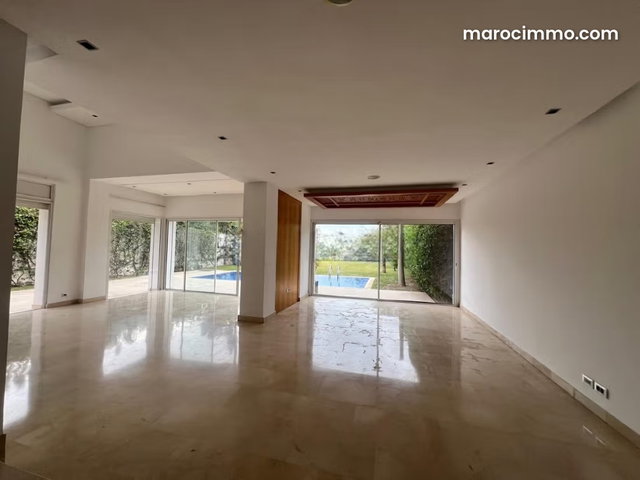 Villa à louer Front golf à Bouskoura CGI — 2