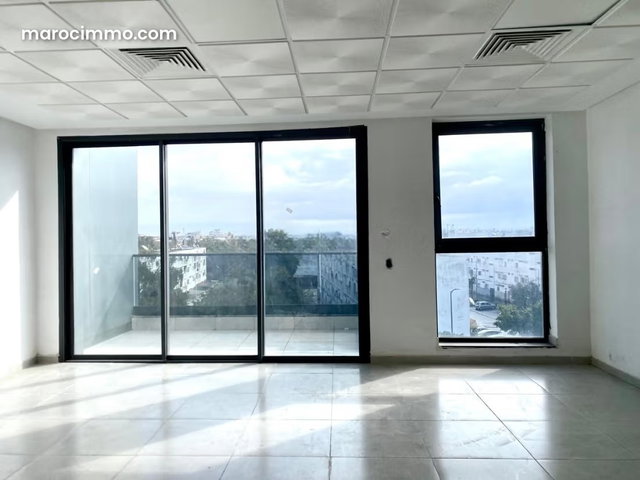 Plateau de bureau 52m bd standhal — 3