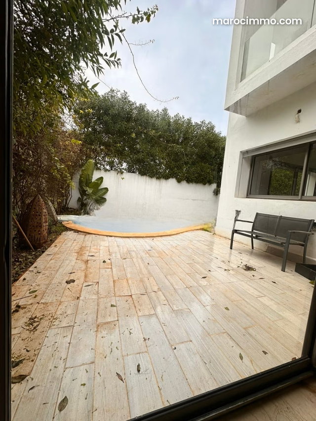 Luxurious villa for sale in Dar Bouazza. 3 large rooms. Pool — 3