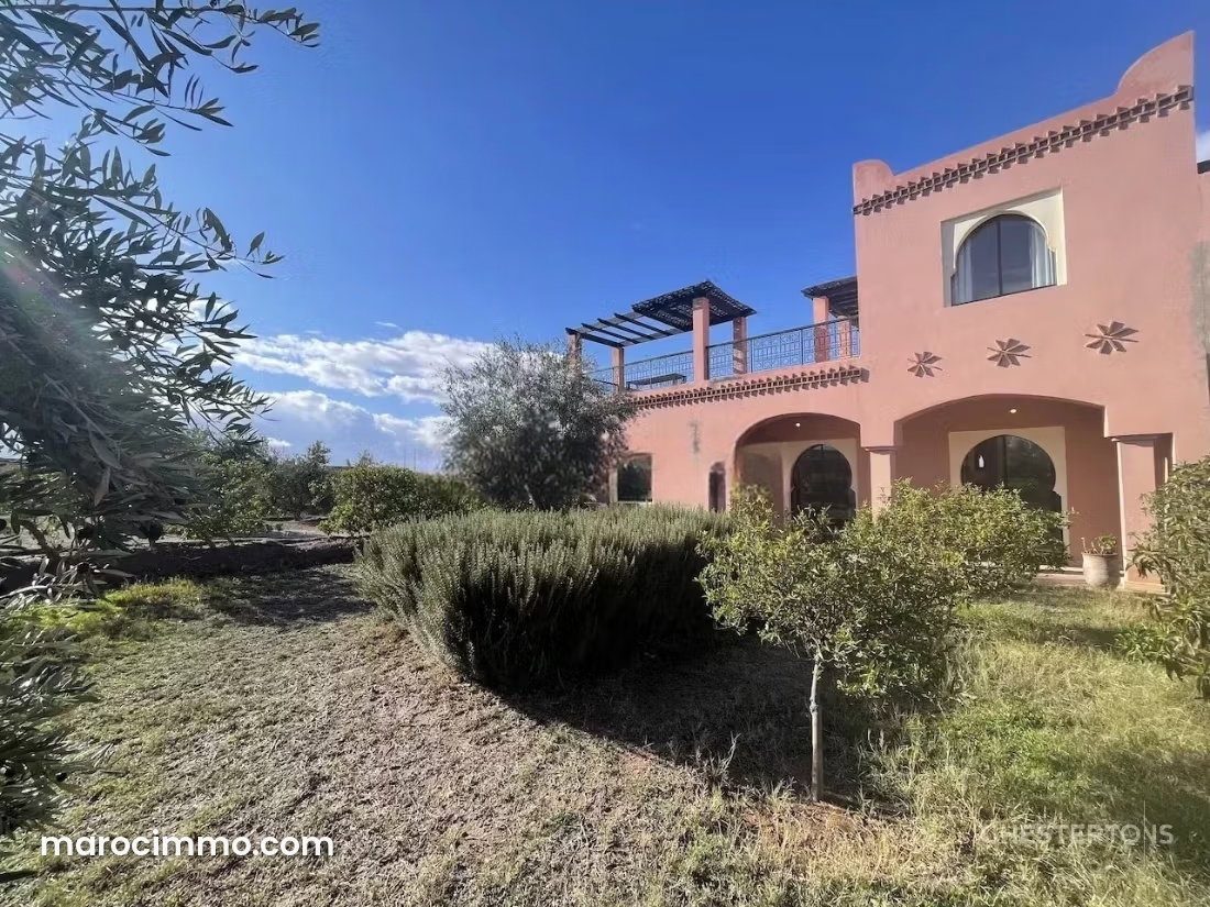 Villa for Sale in a Secure Residence near Amizmiz