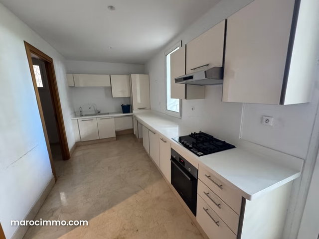 Duplex Rez de jardin a louer CFC avec 4 chambres — 2