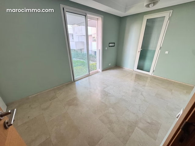 Duplex Rez de jardin a louer CFC avec 4 chambres — 5