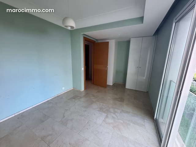 Duplex Rez de jardin a louer CFC avec 4 chambres — 4