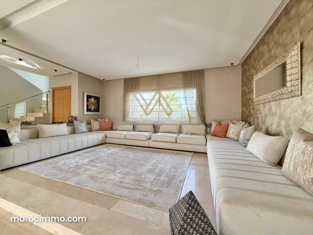 Splendide villa à vendre à Ville Verte. Surface totale 450 m². Terrasse et ascenseur — 2