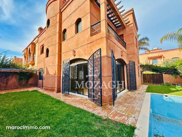 Belle villa avec piscine privée sur résidence — 2