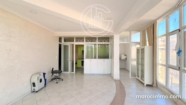 Appartement traversant avec terrasse panoramique — 3