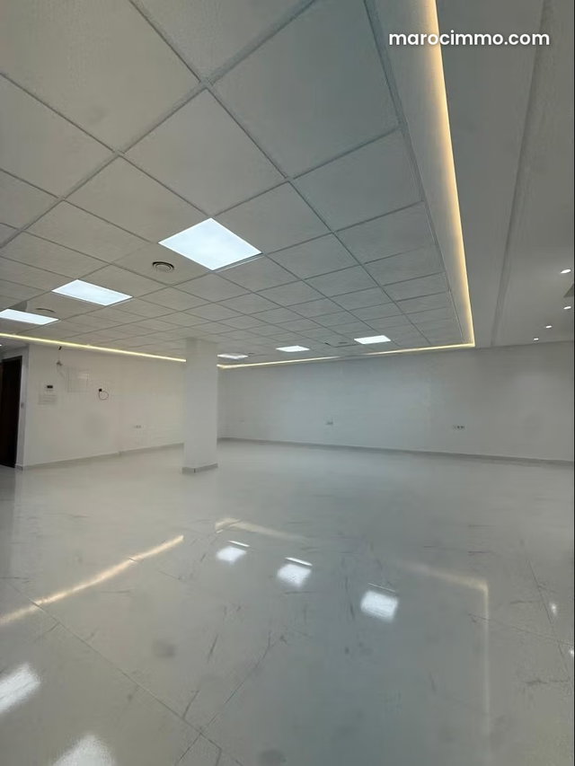 Location de plateau bureaux à Branes 2. Surface totale 168 m² — 4
