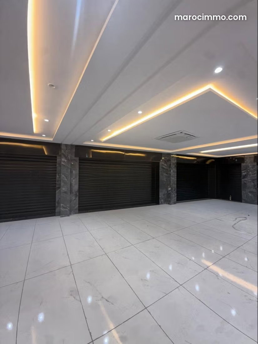 130 m² Commercial Premises with Double Storefront, Branes 2, Tangier — Tangier