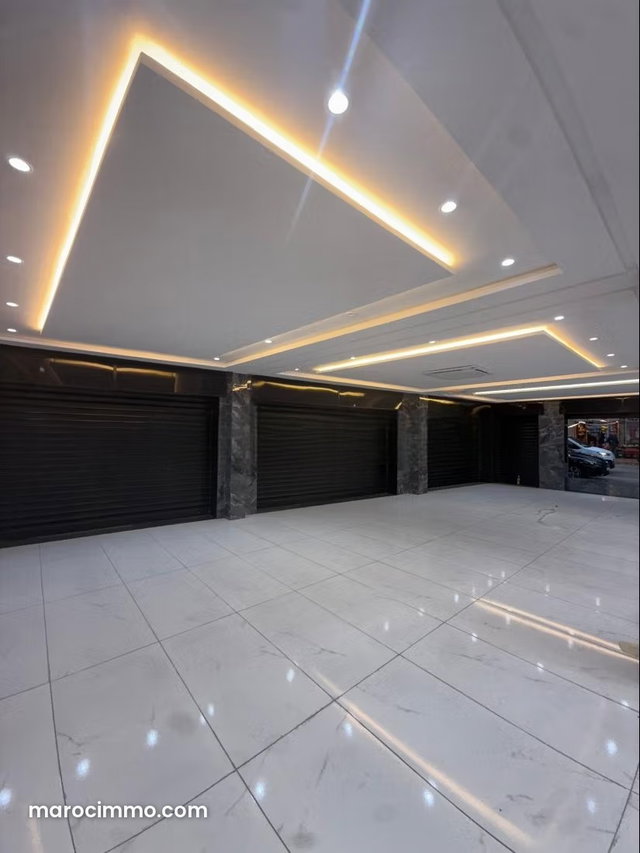 Louez le local idéal à Branes 2. Surface de 130 m². Chauffage central et porte blindée — 5