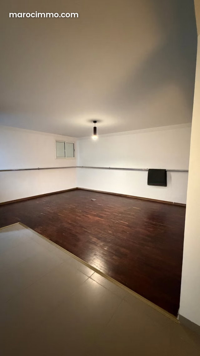 Somptueuse maison à vendre à Souissi. 5 belles chambres. Cheminée, piscine — 5