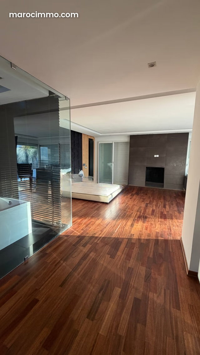 Somptueuse maison à vendre à Souissi. 5 belles chambres. Cheminée, piscine — 4