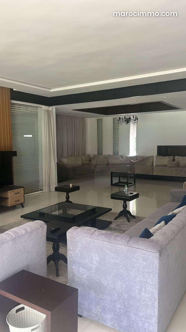 Villa de gamme en Location à Souissi — 4