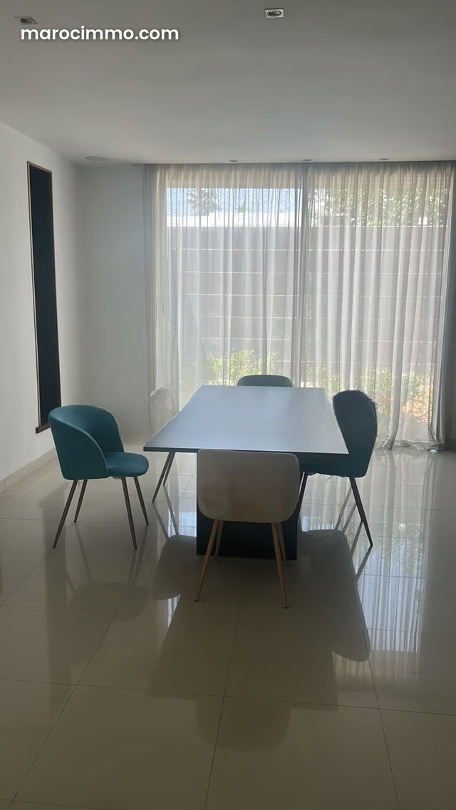Villa de gamme en Location à Souissi — 2