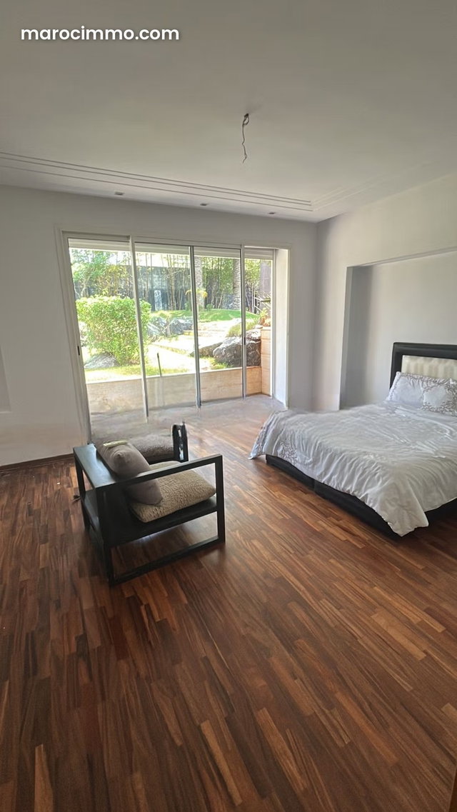 Villa de gamme en Location à Souissi — 3