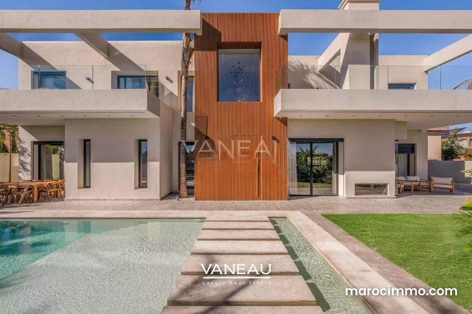 For Sale: Modern 385m² Villa on Golf Course in Marrakech