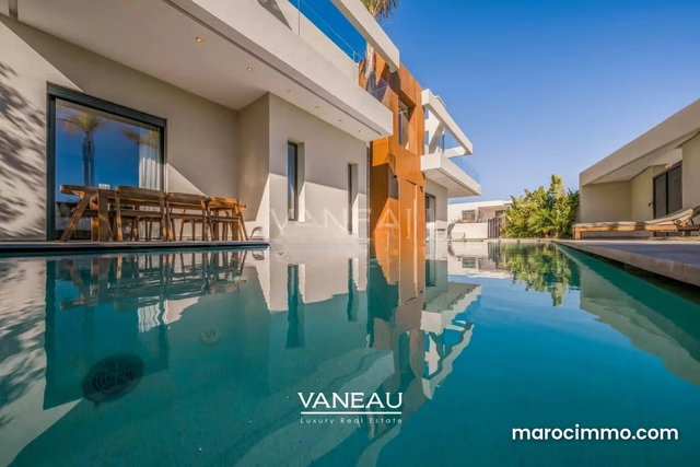 For Sale: Modern 385m² Villa on Golf Course in Marrakech — 4