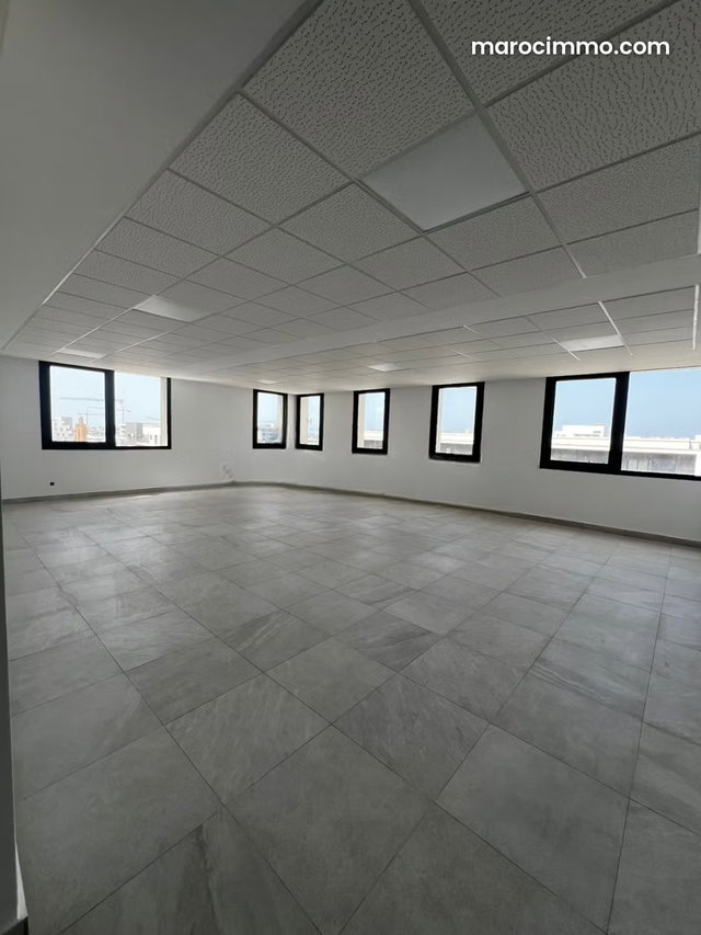 Bureau Prime Neuf 237 M² En Location Sur CFC — 2