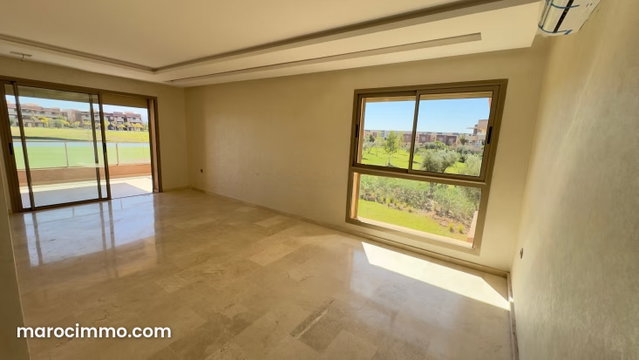 Appartement 3 chambres neuf front golf plein sud location prestigia Marrakech — 2