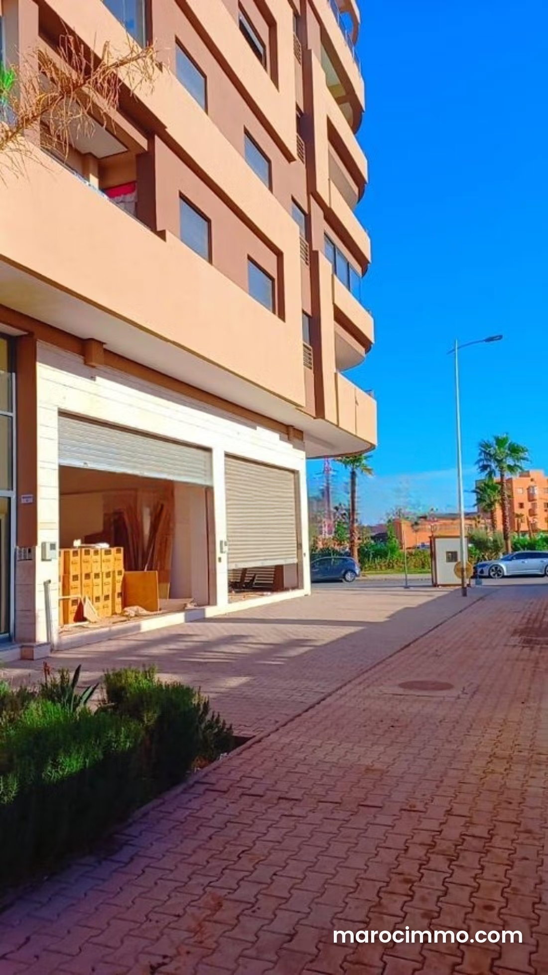 124 m² Commercial Premises with Three Display Windows, Ain Mezouar, Marrakech — Marrakesh