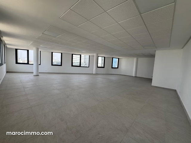 Bureau Prime Neuf 130 M² En Location Sur CFC — 2