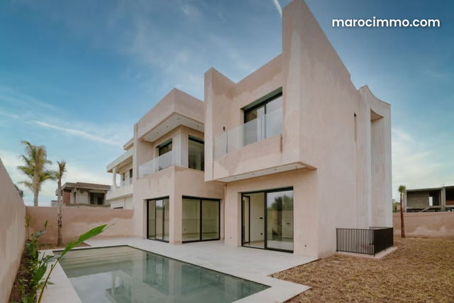 Luxury Villa for Sale on Route de l'Ourika. Total Area 410 m². Pool and Air Conditioned — Marrakesh